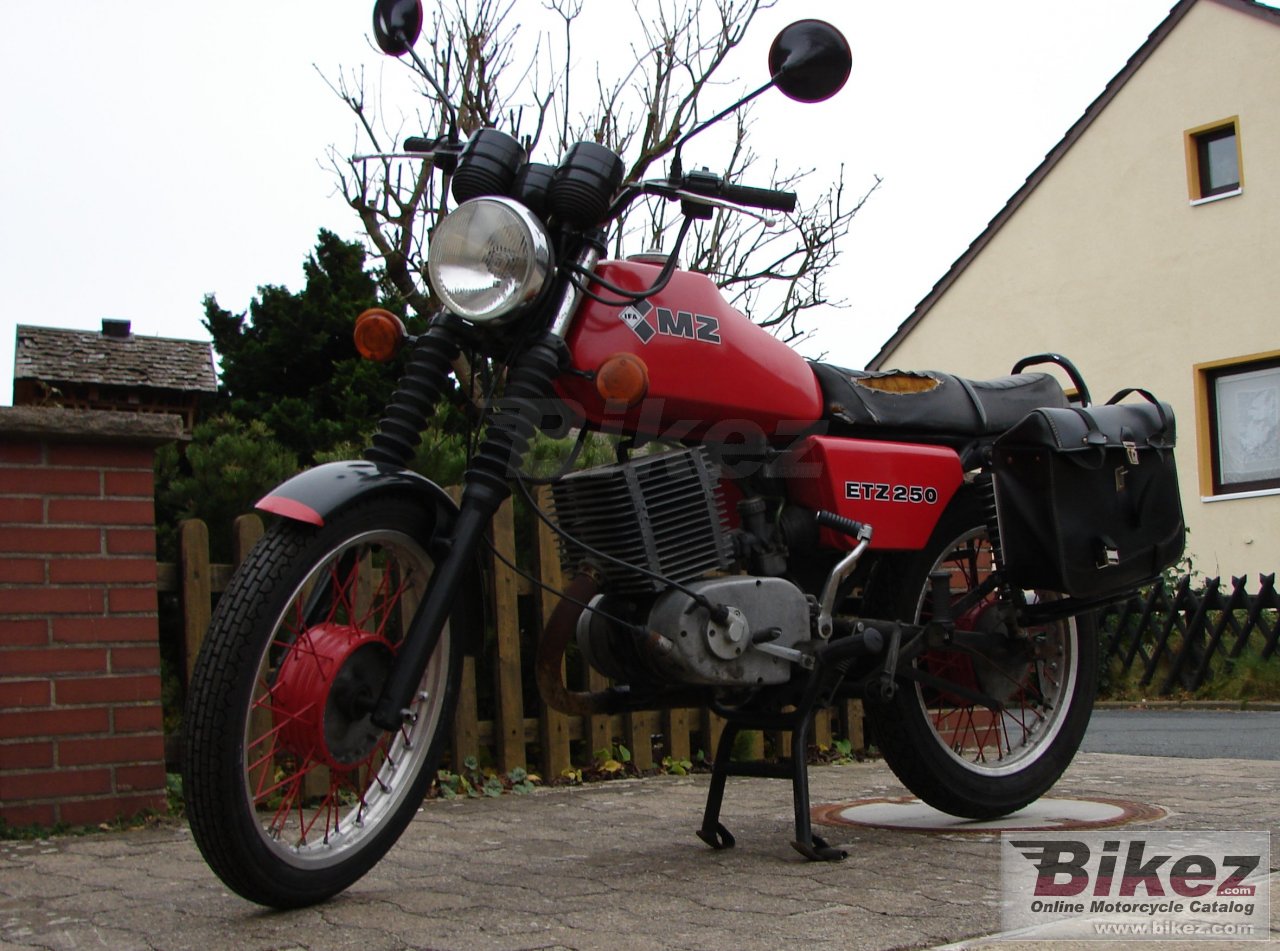 Big nymous user. etz 250 picture and wallpaper from Bikez.com